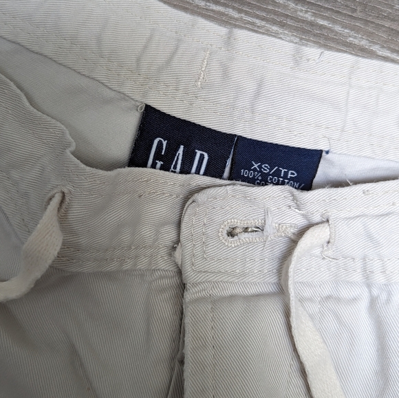 GAP | khaki shorts [button fly + drawstring] - Picture 3 of 4